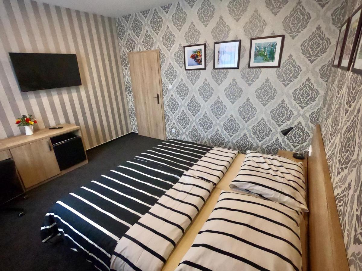 Restaurace Stara Lipa Hotel Česká Lípa Kültér fotó