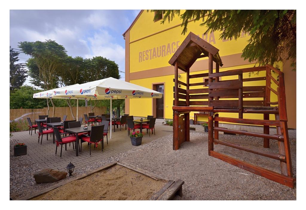Restaurace Stara Lipa Hotel Česká Lípa Kültér fotó