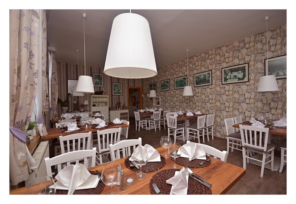 Restaurace Stara Lipa Hotel Česká Lípa Kültér fotó