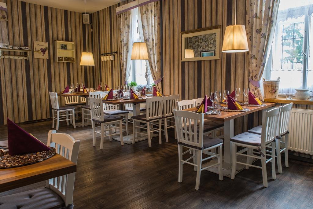 Restaurace Stara Lipa Hotel Česká Lípa Kültér fotó