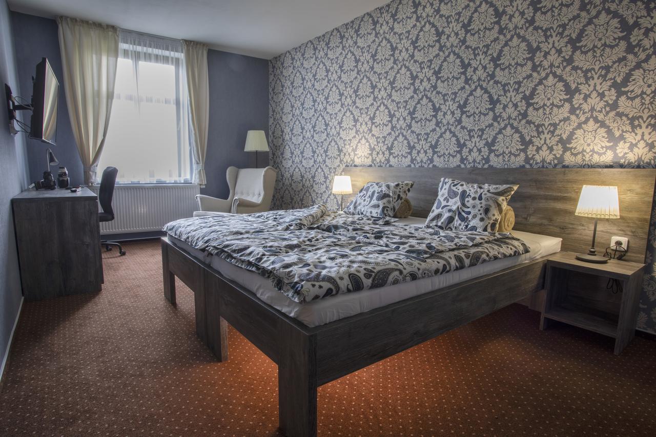 Restaurace Stara Lipa Hotel Česká Lípa Kültér fotó